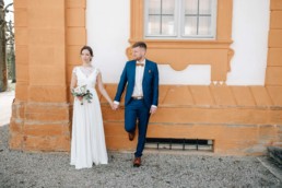 Hochzeit Schoß Seehof Paar bei standesamtlicher Hochzeit